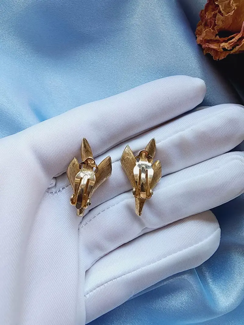 美國西洋古董飾品/ 金捲邊煙火鮮豔琺瑯夾式耳環/古著首飾