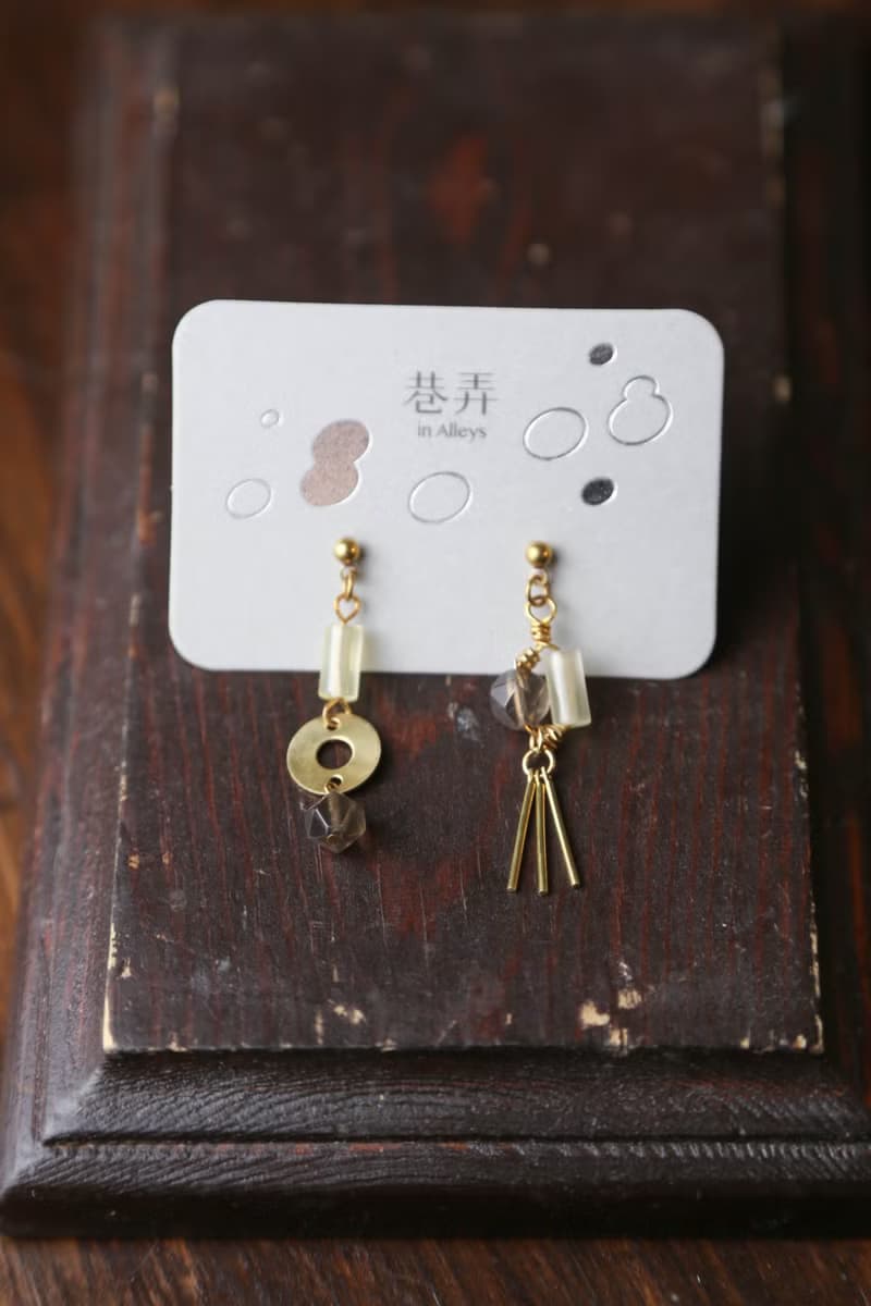 金魚與網 - 天然石 礦石 不對稱 耳環 (18色)