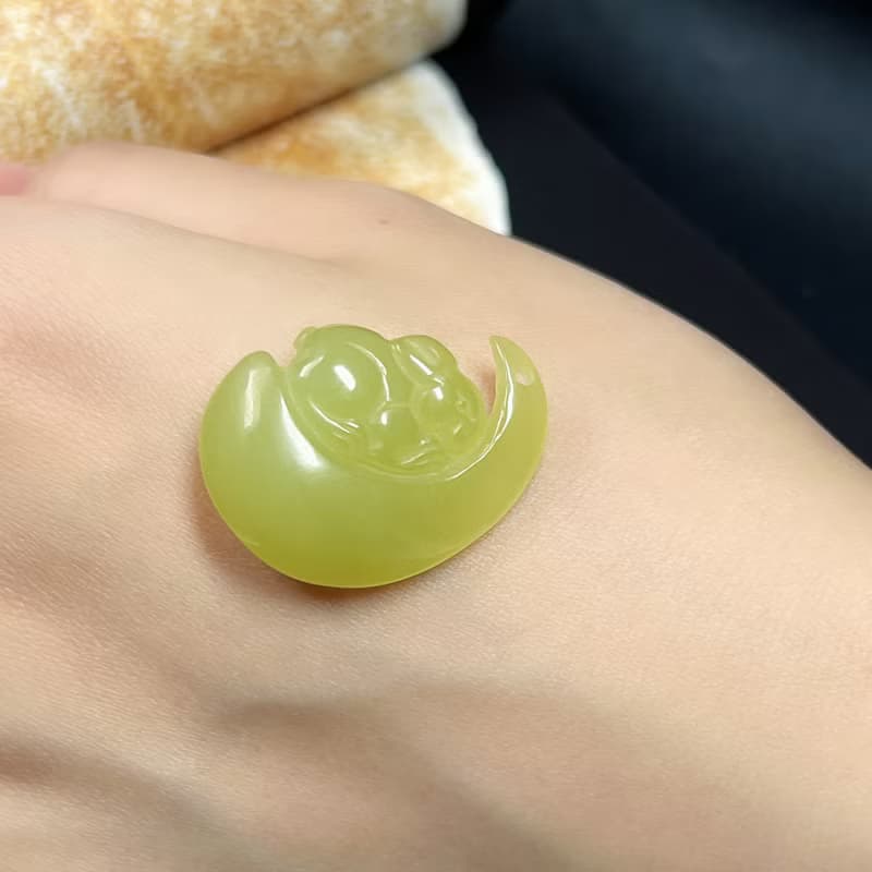 天然和闐且末檸檬青玉月兔吊墜 | 天然和闐玉| 送禮