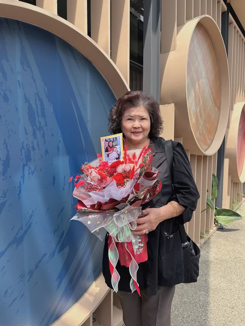 康乃馨花束-奢華有錢花特大款-含真鈔300元