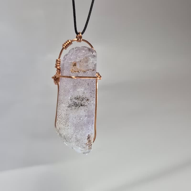 •淡淡的• 紫白骸骨水晶 水晶原礦吊墜 手作金屬繞線