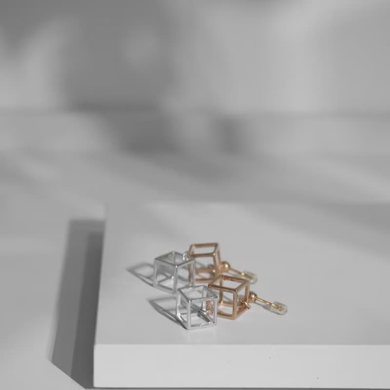 18K玫瑰包金 925純銀3D 簡約立方體吊咀拼色耳環 情人節紀念禮物