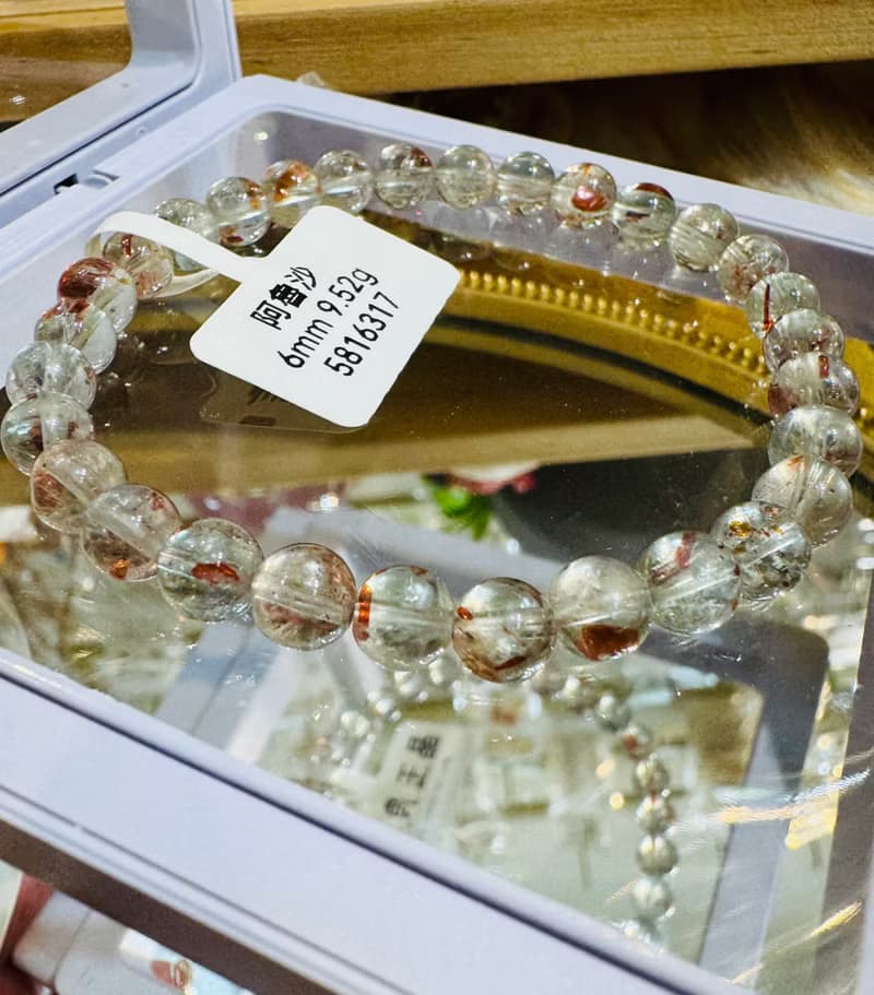 天然綠底阿魯沙水晶6mm9.52g花瓣赤鐵礦避邪擋災化解憂鬱