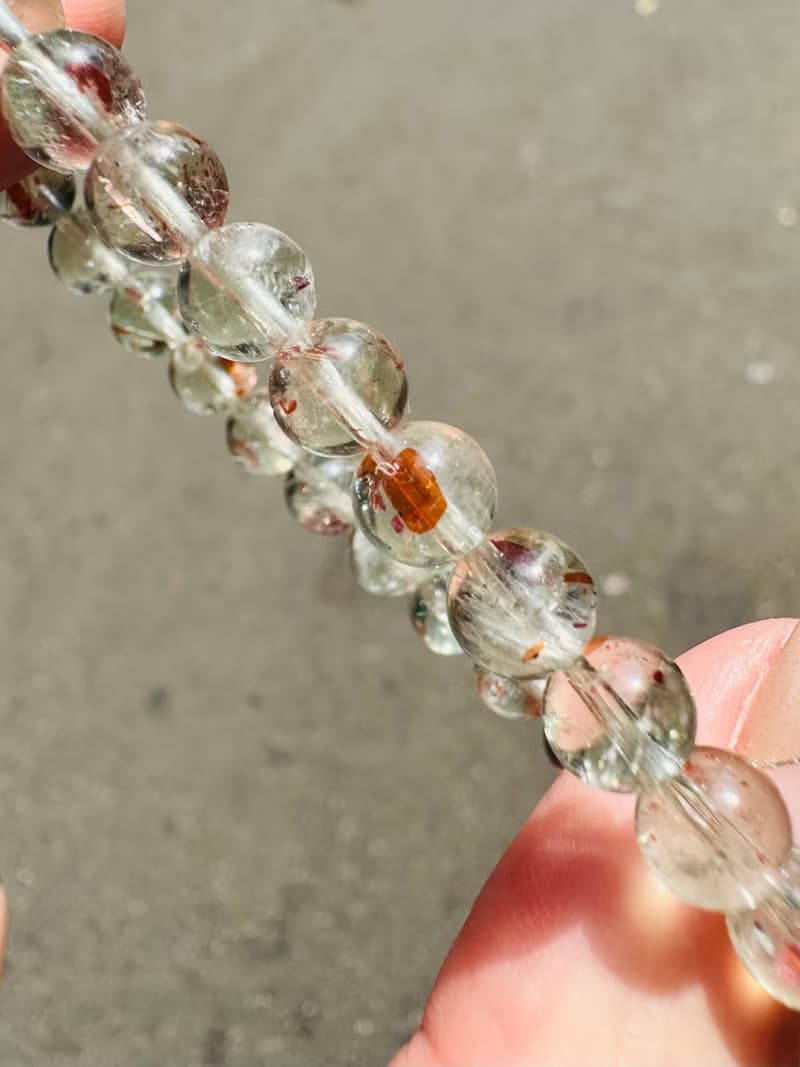 天然綠底阿魯沙水晶6mm9.52g花瓣赤鐵礦避邪擋災化解憂鬱