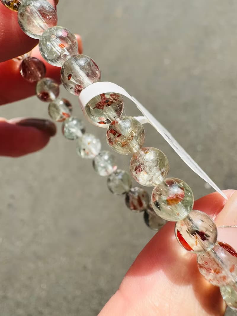 天然綠底阿魯沙水晶6mm9.52g花瓣赤鐵礦避邪擋災化解憂鬱