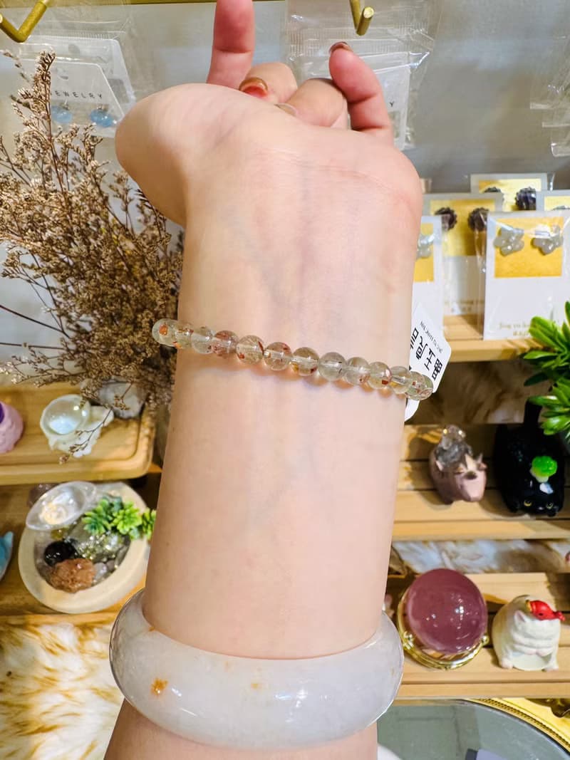 天然綠底阿魯沙水晶6mm9.52g花瓣赤鐵礦避邪擋災化解憂鬱