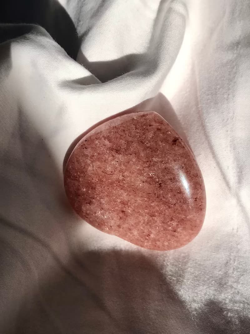 紅草莓晶心形小碟 帶彩 擺件 水晶 雕件 天然原石 水晶原礦