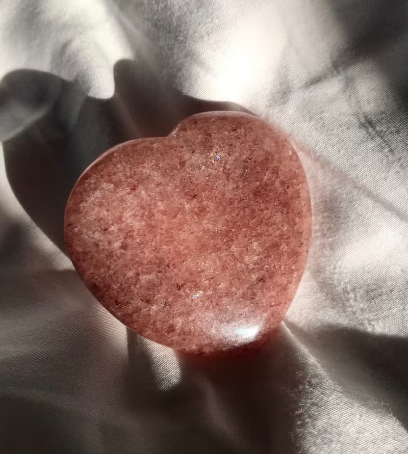 紅草莓晶心形小碟 帶彩 擺件 水晶 雕件 天然原石 水晶原礦