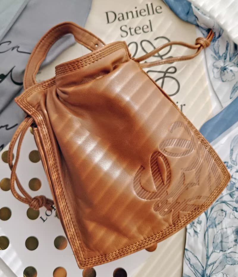 中古包 Loewe Flamenco 咖啡羊皮束口袋肩背包斜挎包單肩包束繩包