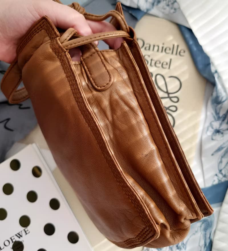 中古包 Loewe Flamenco 咖啡羊皮束口袋肩背包斜挎包單肩包束繩包