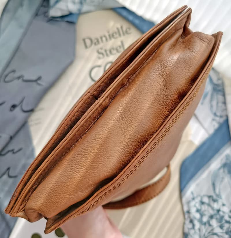 中古包 Loewe Flamenco 咖啡羊皮束口袋肩背包斜挎包單肩包束繩包