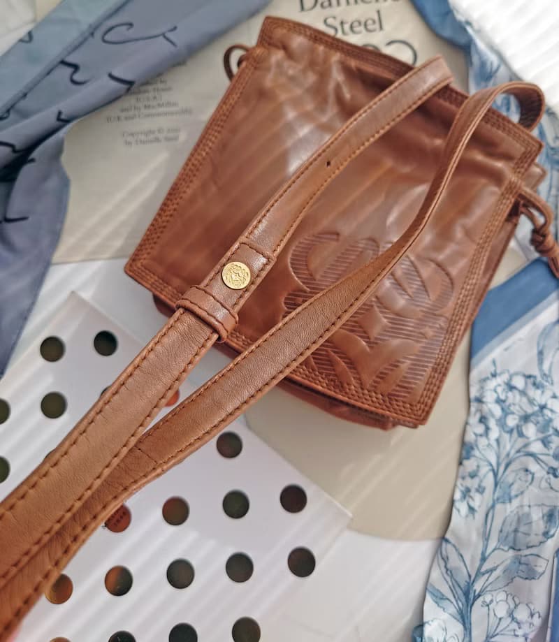 中古包 Loewe Flamenco 咖啡羊皮束口袋肩背包斜挎包單肩包束繩包