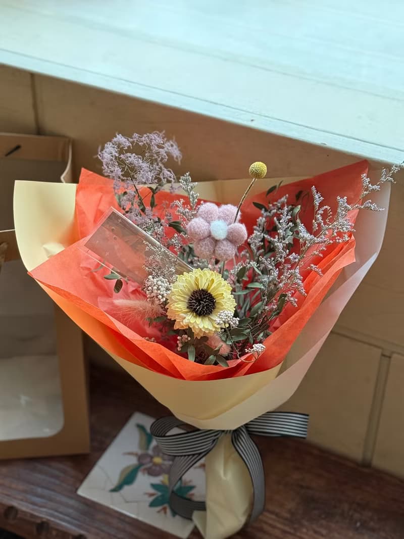 畢業花束 乾燥花束 禮物花束 含設計師電繪書籤一枚