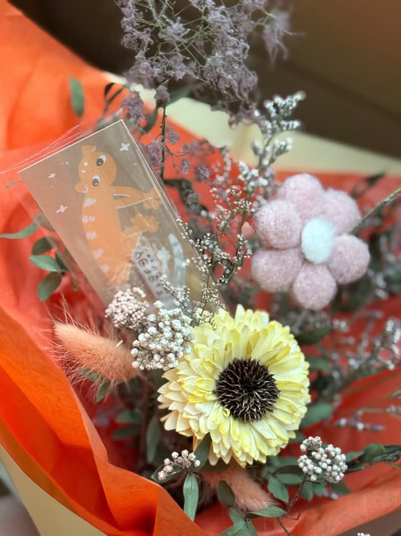 畢業花束 乾燥花束 禮物花束 含設計師電繪書籤一枚
