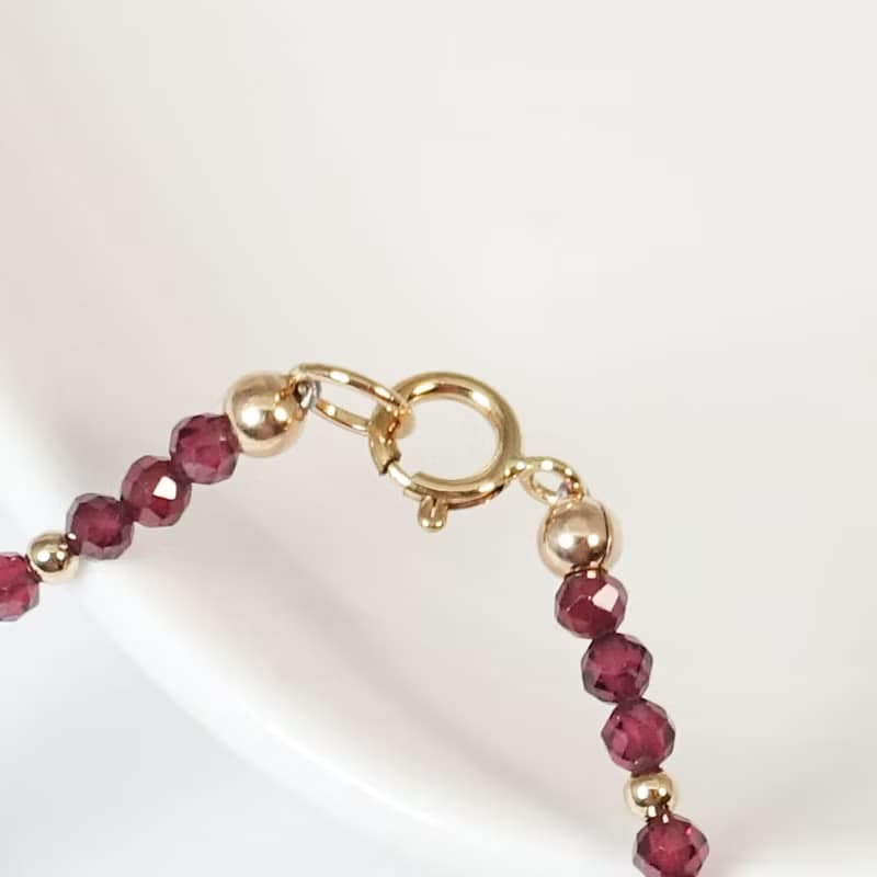 一月誕生石 石榴石 l 愛與勇氣 × 氣血之石 美國14KGF 極細手鍊
