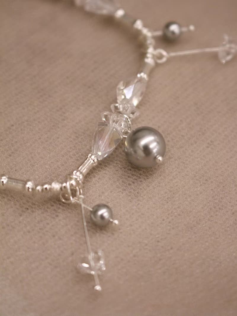 海邊有座圖書館。MUCHAT手作珍珠水晶手鍊 (不含蝶結吊墜)