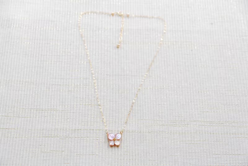 ４枚の花弁のお花のネックレス　ピンク１４kgf