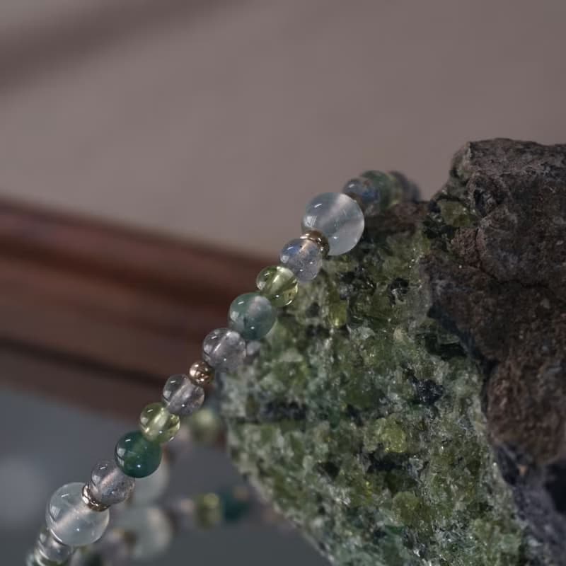 ll 自然之森 ll 葡萄石 拉長石 橄欖石 海藻石 手鍊手環 BR-00028