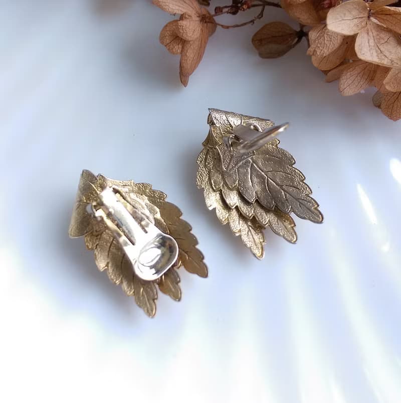 Vintage Jewelry 西洋古董飾品 層疊 對稱 金色葉子 夾式耳環