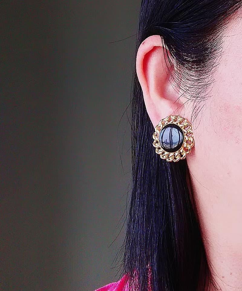 vintage jewelry  典雅華麗黑琺瑯金結環 夾式耳環