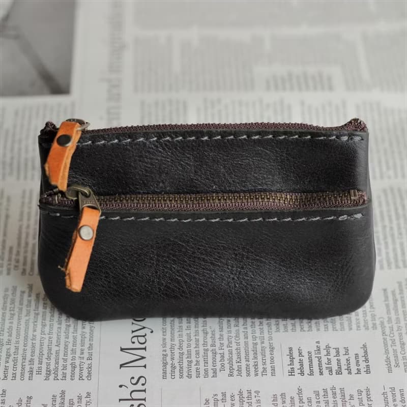 Trebol　/３ポケットを備えたコインケース 【革6色×糸12色から選択】手縫い刺繍のカスタム無料 / 日本製 / ミニサイズ / ギフト対応 【g-61】
