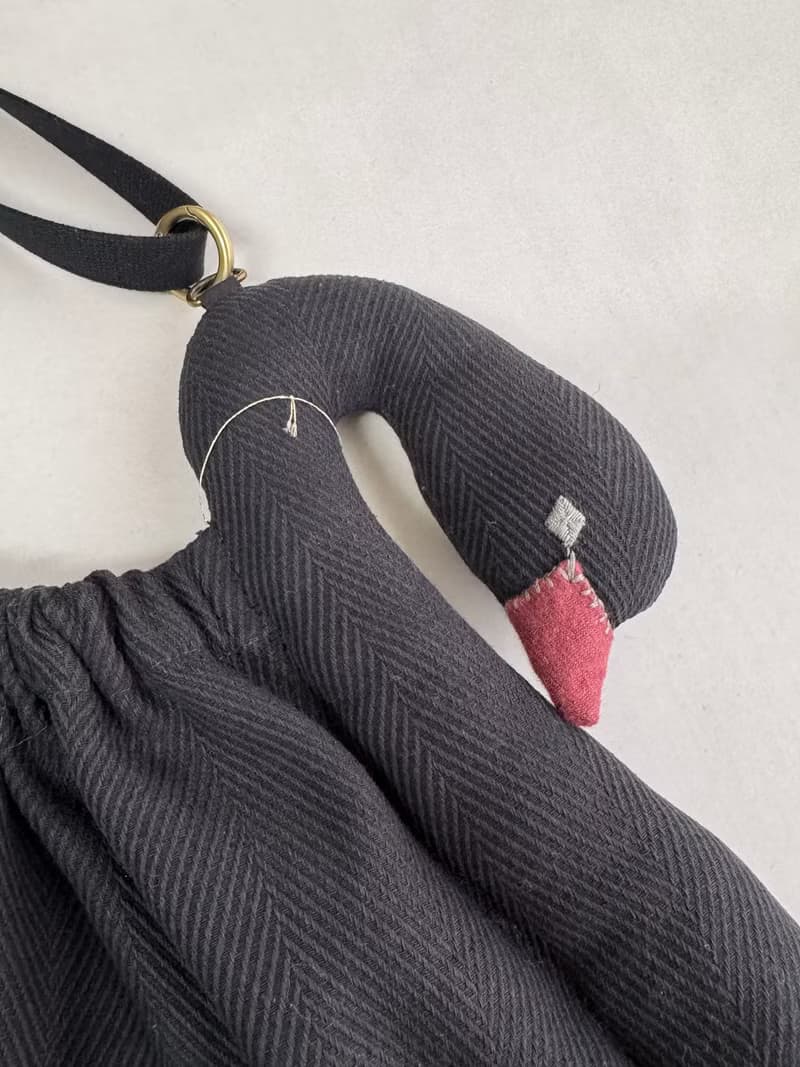 スワンバッグ・黒鳥 ショルダーバッグ