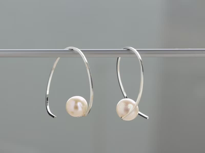 SV935(Argentium)- twist hoop pearl pierced earrings
