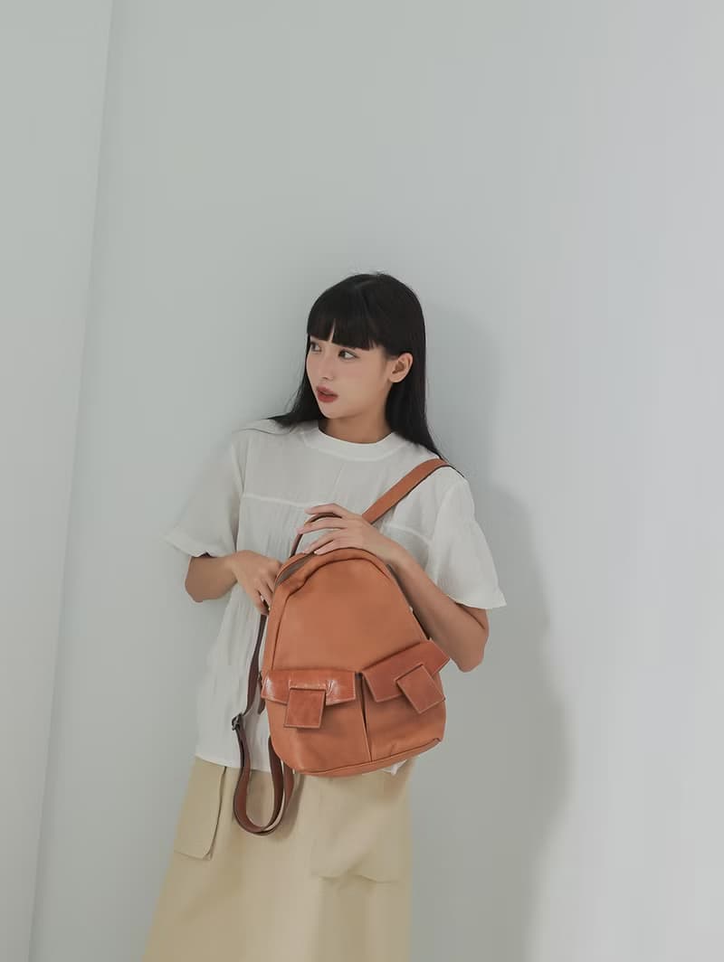 supportingrole 三角闊型真皮中性簡約休閒後背包 咖啡