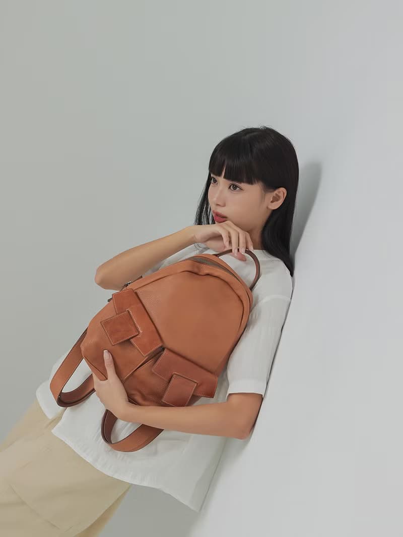 supportingrole 三角闊型真皮中性簡約休閒後背包 咖啡