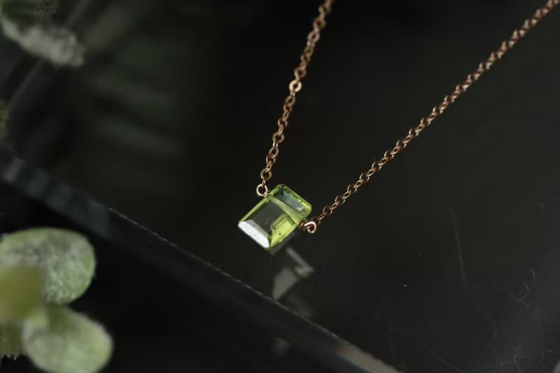 ペリドットのジュエルネックレス 14kgf / Peridot Gemstone Necklace 14kgf