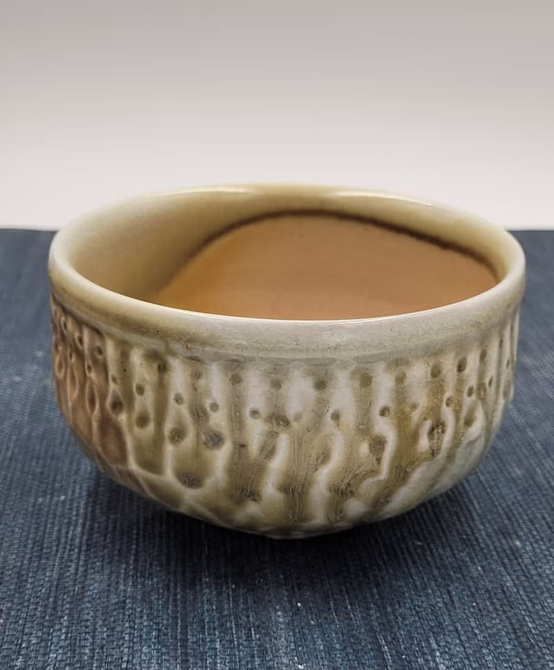 手拉坏刻紋陶土柴燒抹茶碗