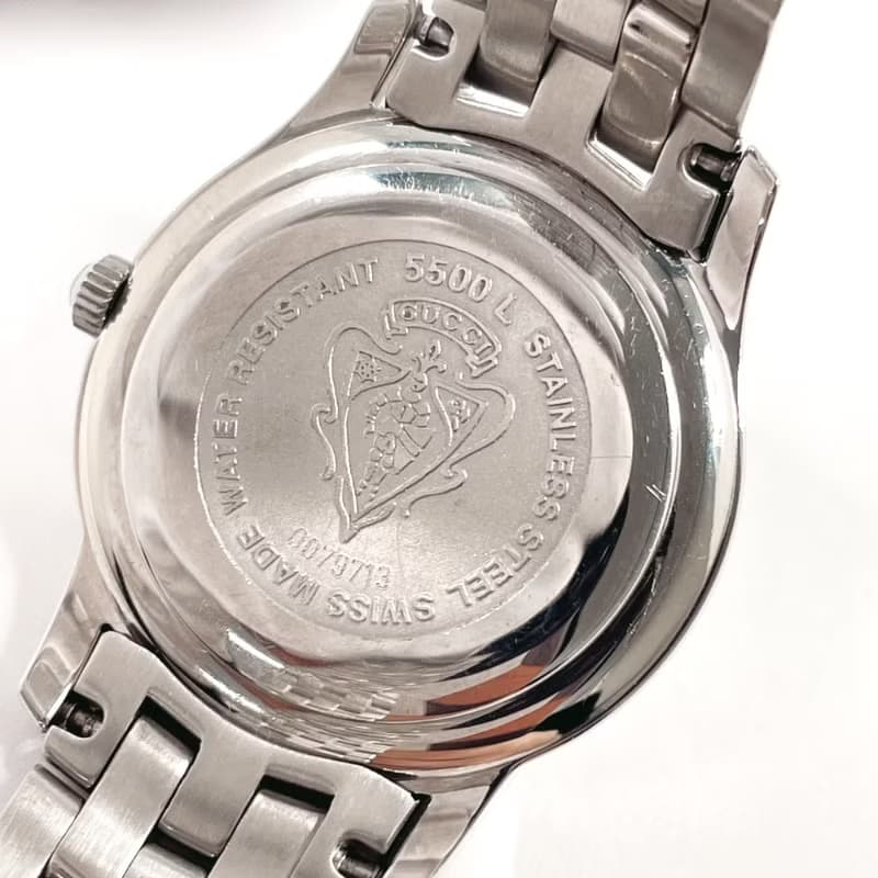 【日本直送 中古美品】グッチ GUCCI 腕時計 5500L ステンレススチール シルバー クオーツ シルバー文字盤 レディース