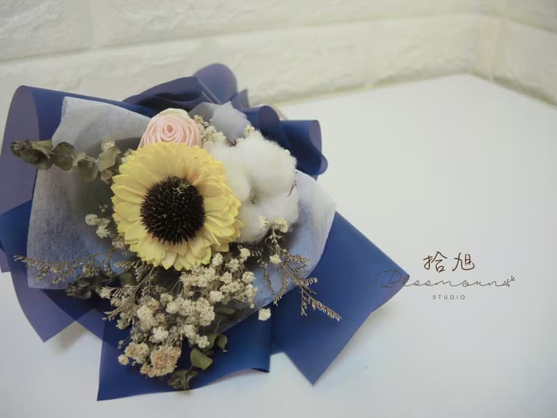 畢業花束 離職禮物 永生花束 乾燥花束 向日葵花束 小花束