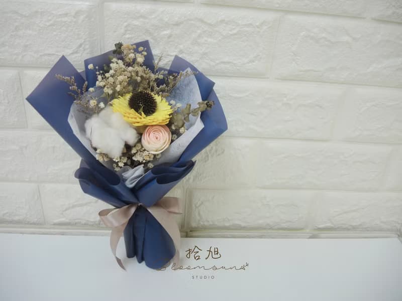 畢業花束 離職禮物 永生花束 乾燥花束 向日葵花束 小花束