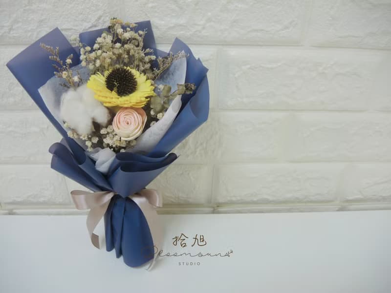 畢業花束 離職禮物 永生花束 乾燥花束 向日葵花束 小花束