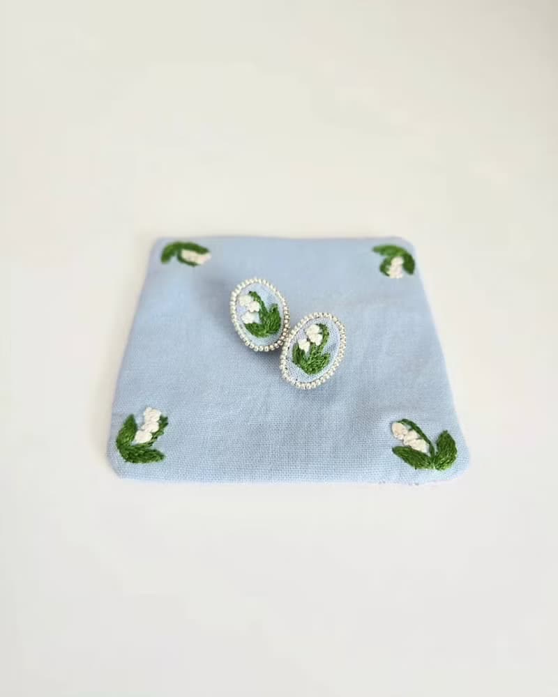 幸福玲蘭 - 銀珠刺繡項鍊