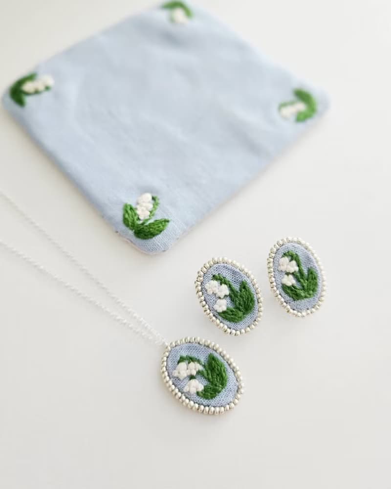 幸福玲蘭 - 銀珠刺繡項鍊
