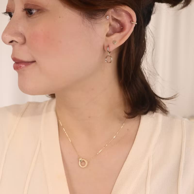 14K 圓簍空刻紋墜耳扣耳環 (內徑 8 mm) 洗澡免摘 碰水流汗不褪色