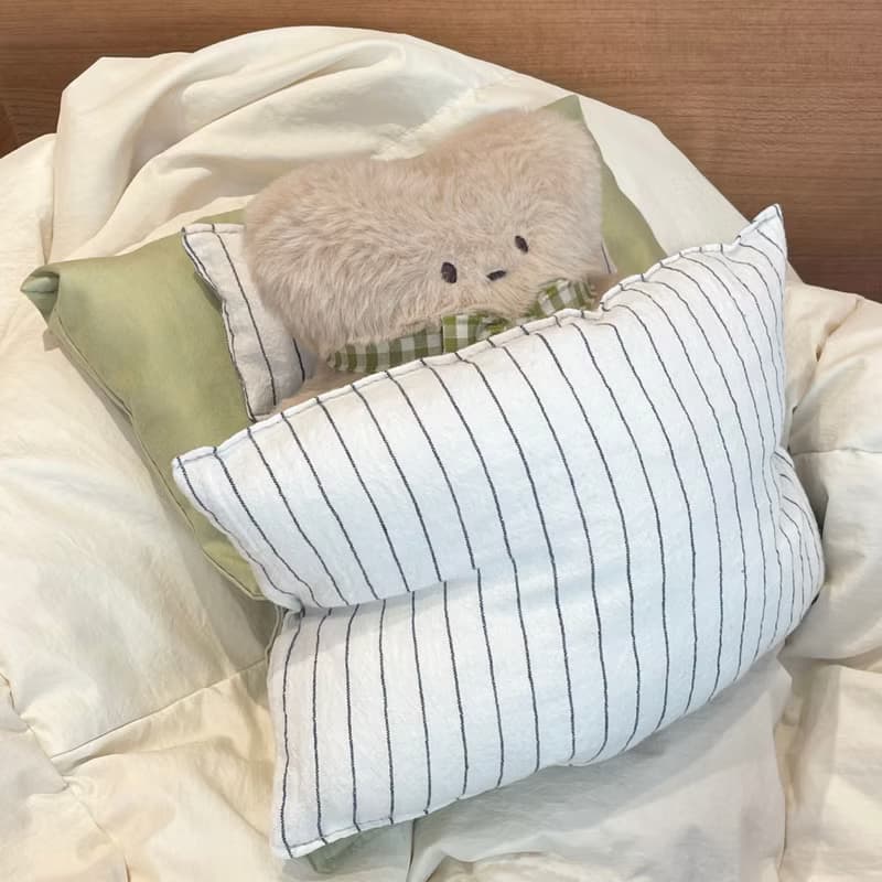 Modern green doll bedding /handmade mini doll present miniature cushion play