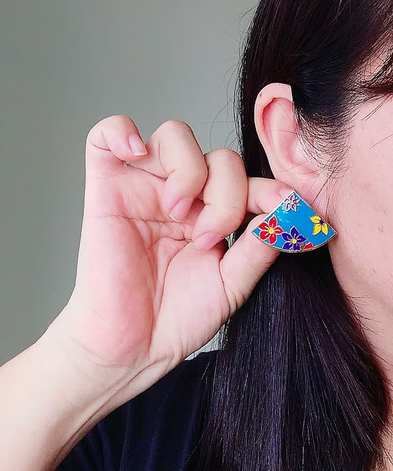 Vintage Jewelry 西洋古董飾品 景泰藍 藍底彩花  針式耳環