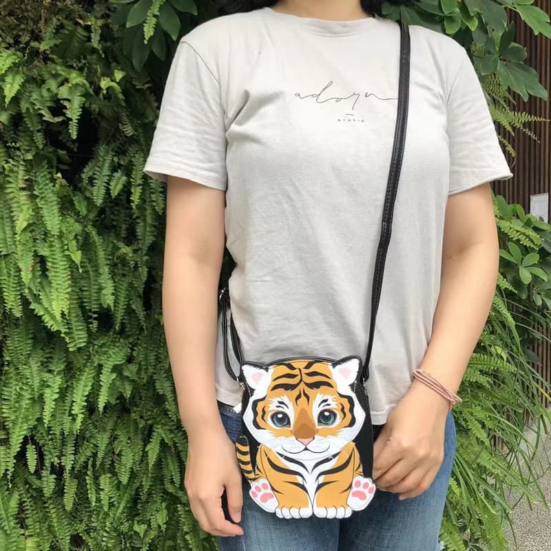 Tiger 老虎造型童趣斜背包 - 酷樂村
