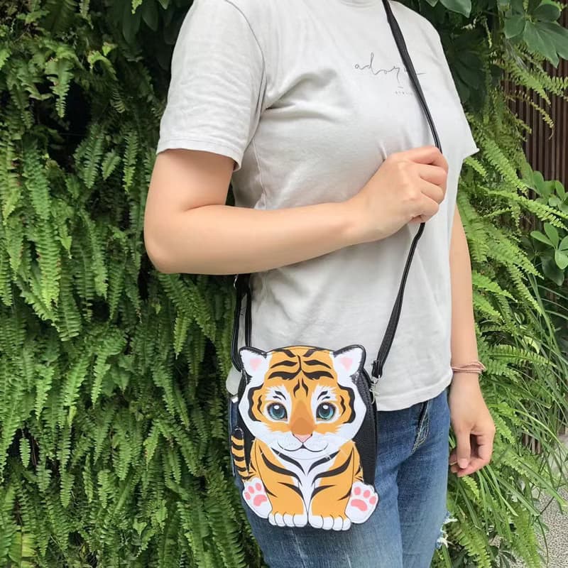 Tiger 老虎造型童趣斜背包 - 酷樂村