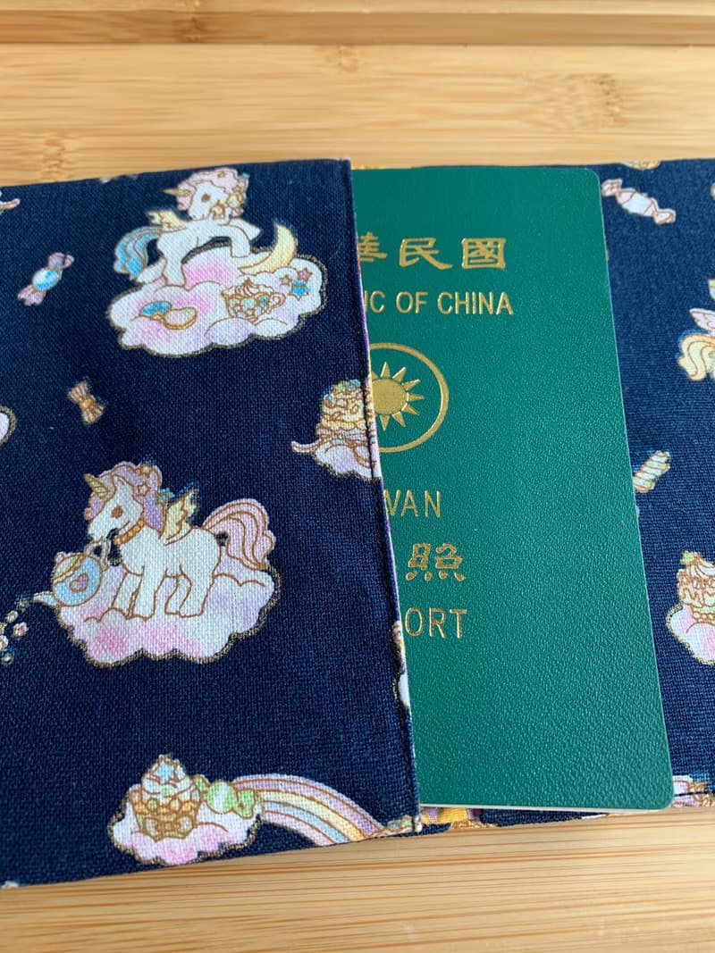 文青風實用護照套  浪漫旋木 深藍 面紙套  衛生棉收納 禮物
