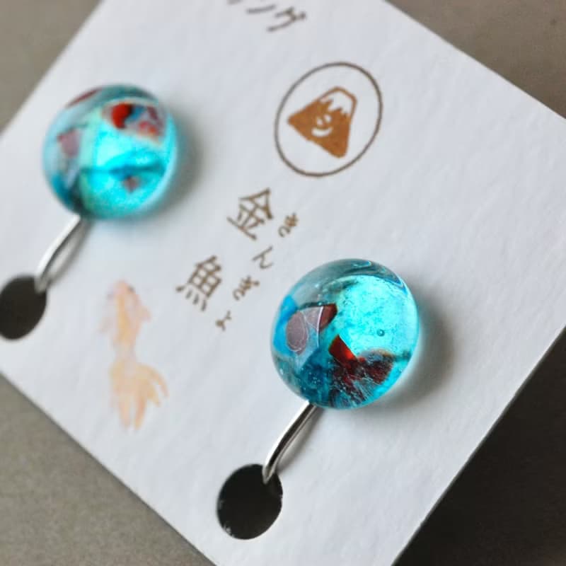 季節商品【琉球ガラス】金魚 (ピアス or イヤリング)