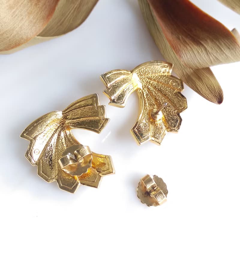 Vintage Jewelry 西洋古董飾品 AVON 對稱 優雅 飛揚 針式耳環