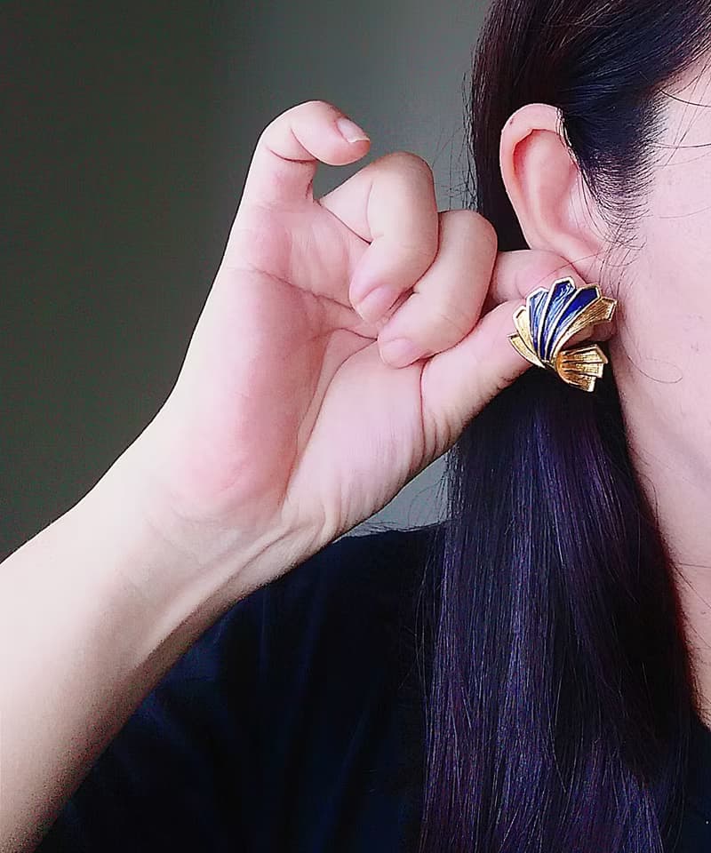 Vintage Jewelry 西洋古董飾品 AVON 對稱 優雅 飛揚 針式耳環