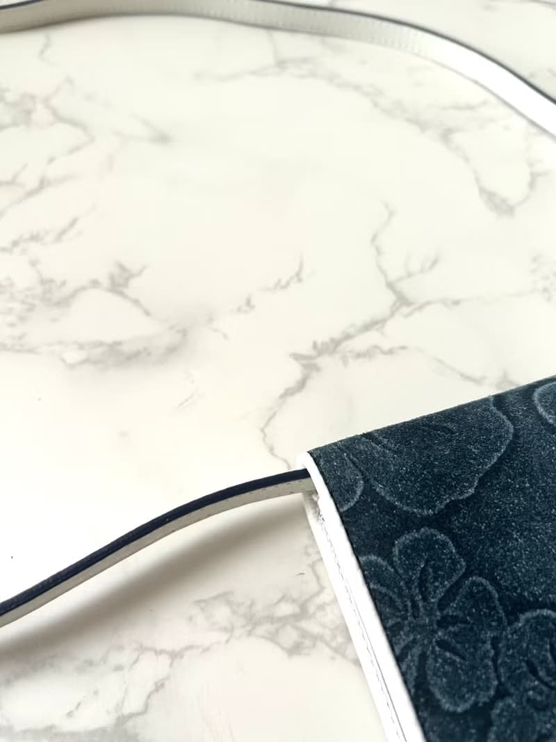 初夏優惠-中古二手Celine暗花WOC皮革側背孭單肩手袋錢包皮夾小包