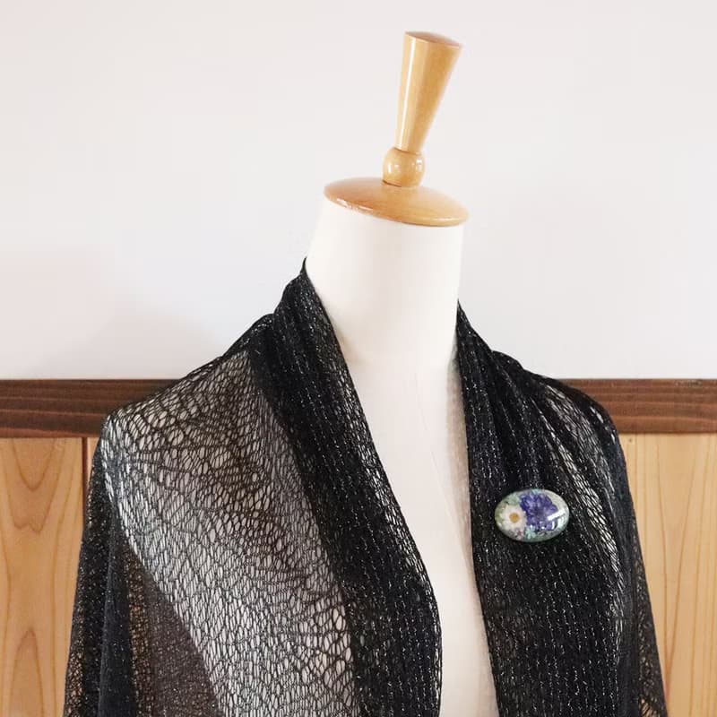 - ramillete 小さな花束 -青バラと花かんざしのブローチ　オーバル型