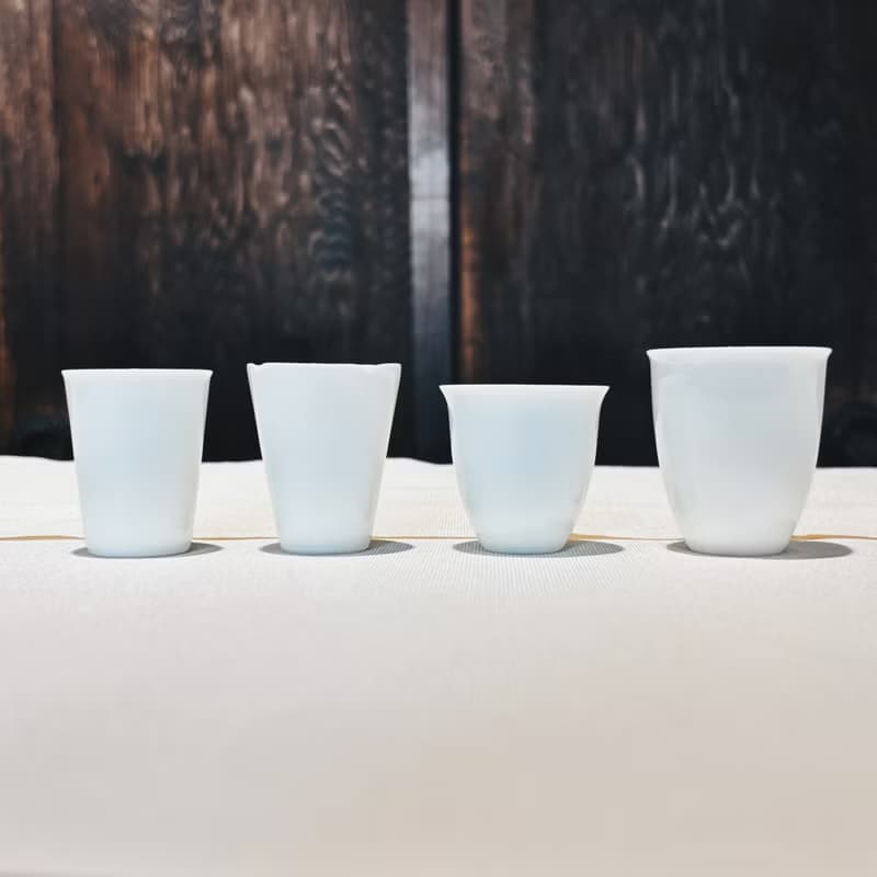 自慢監製 不言美器 玉瓷 釉中彩 蝴蝶 執香杯 鈴香杯 聞香杯