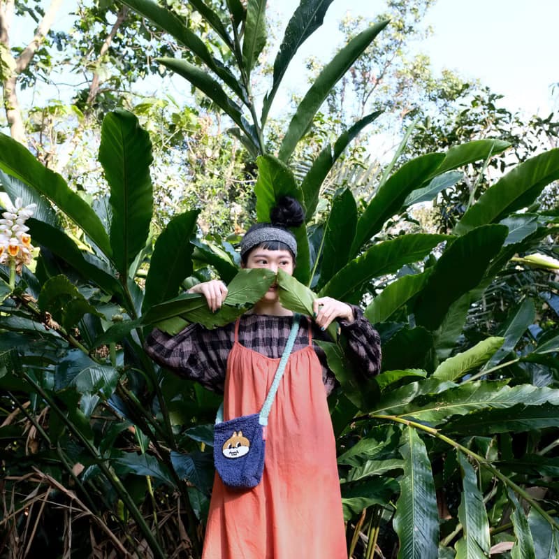 毛毛小松鼠側背包